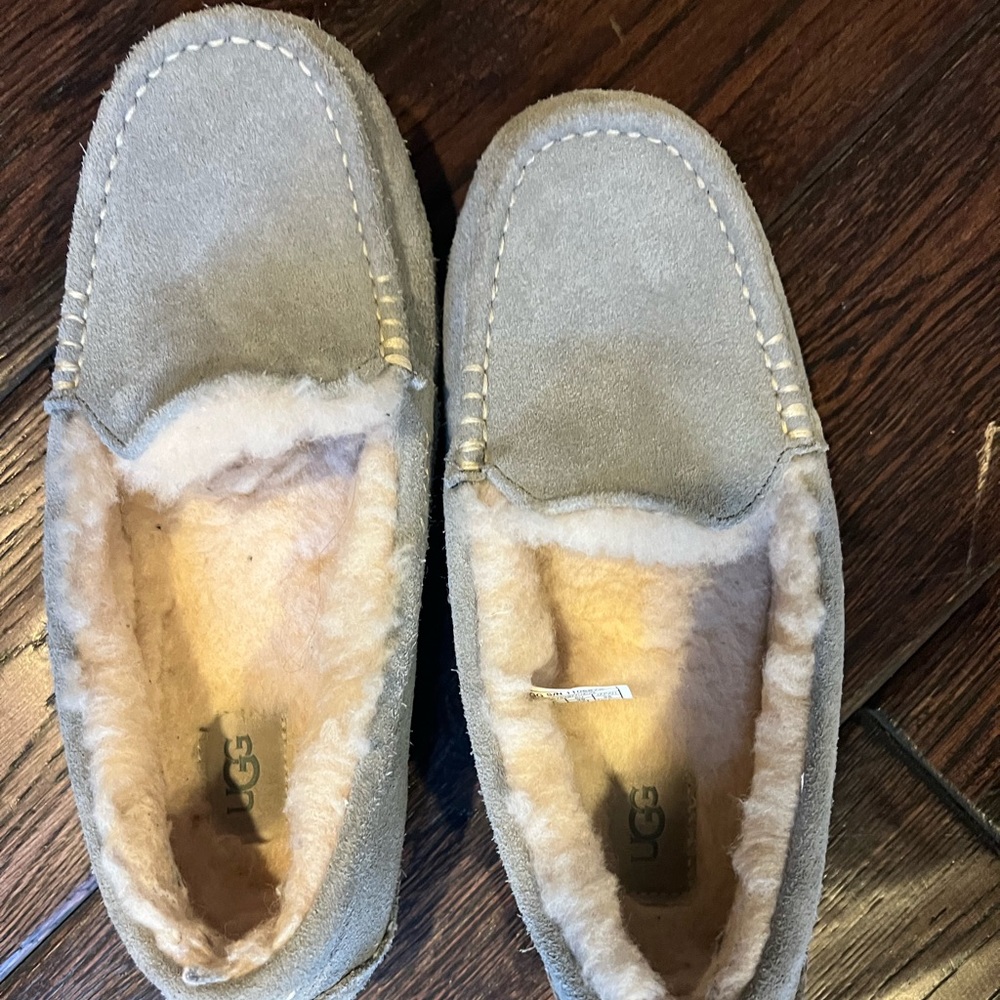 ugh moccasin slippers size 8